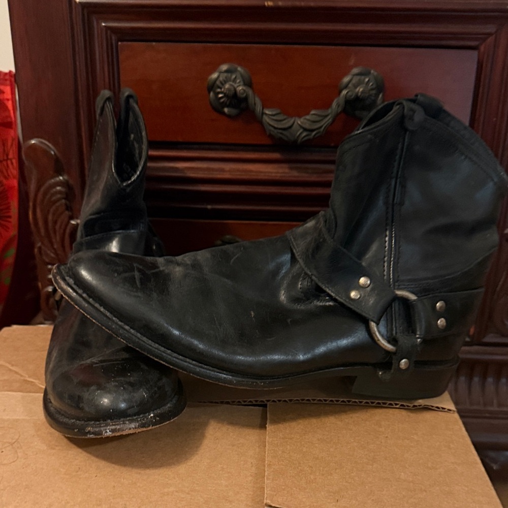 Women’s Frye Black Leather Boots size 9.5